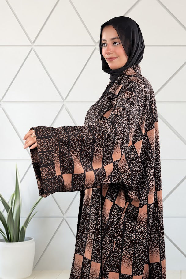 Checkered Elegance Batwing Abaya